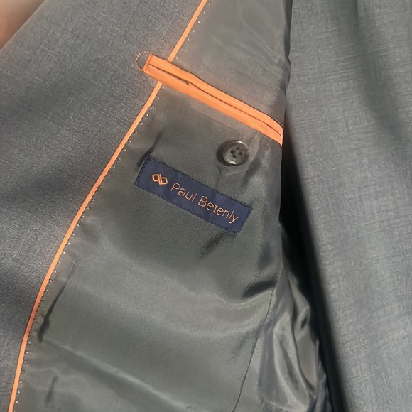 Gray suit - Picture 3 of 6